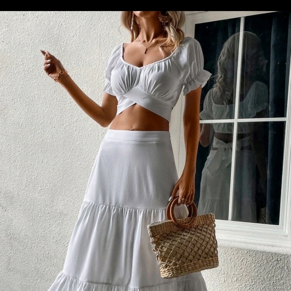 Neck tie back top